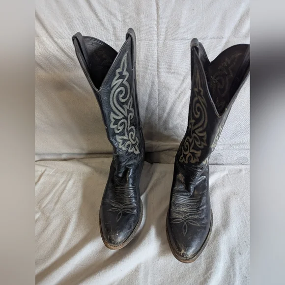 Justin Black Leather Cowboy Boots with Embroidered Design - Picture 2 of 7